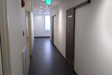 中央式場の4階廊下