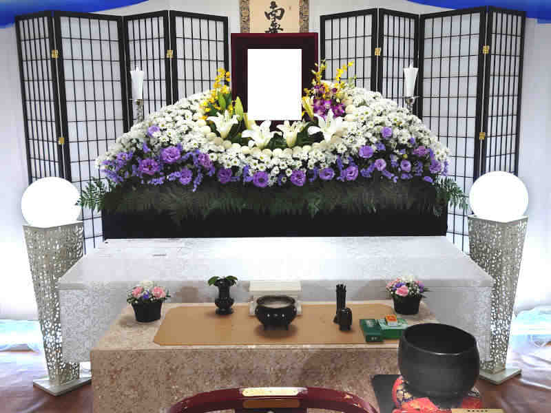 一日葬セットプラン30の祭壇(SP画像)