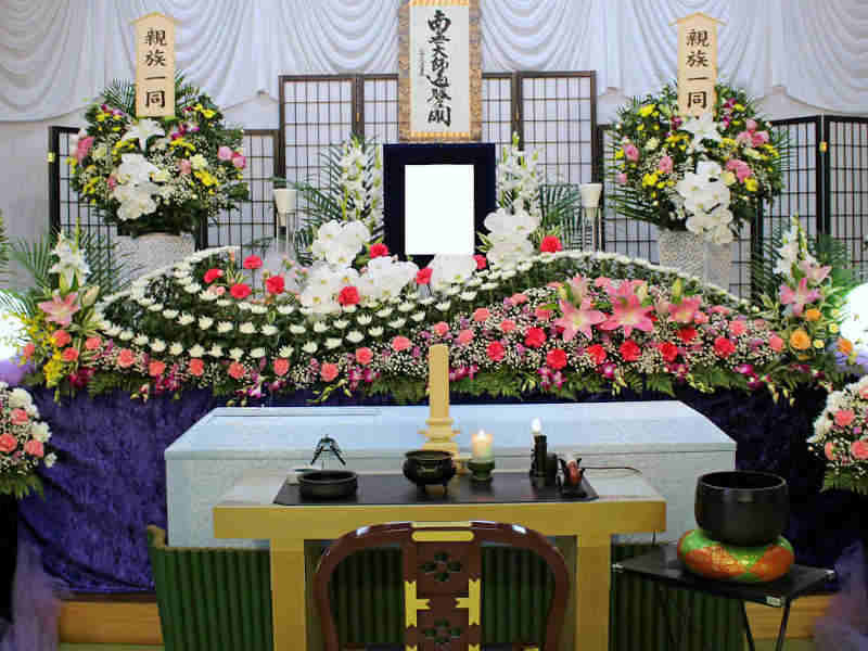 家族葬セットプラン55の祭壇(SP画像)